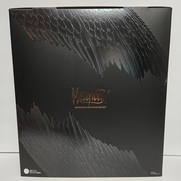 Mattel Creations - Disney Collector DARKNESS DESCENDS SERIES - Maleficent Doll - Picture 8 of 16